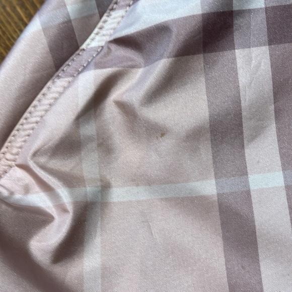Burberry Bag. Good condition. See photos Littles stains. - Picture 3 of 9